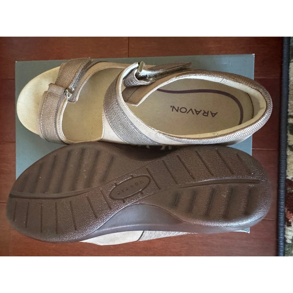 Aravon Duxbury Two Strap Taupe Suede Metallic Sandals CH4079 Womens 10 2E Wide
